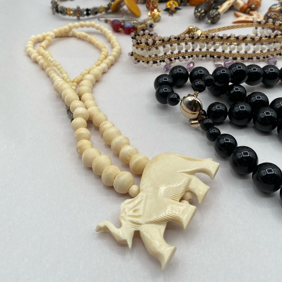 Vintage Junk Drawer Jewelry Lot & Miscellaneous Items - Picture 5 of 9